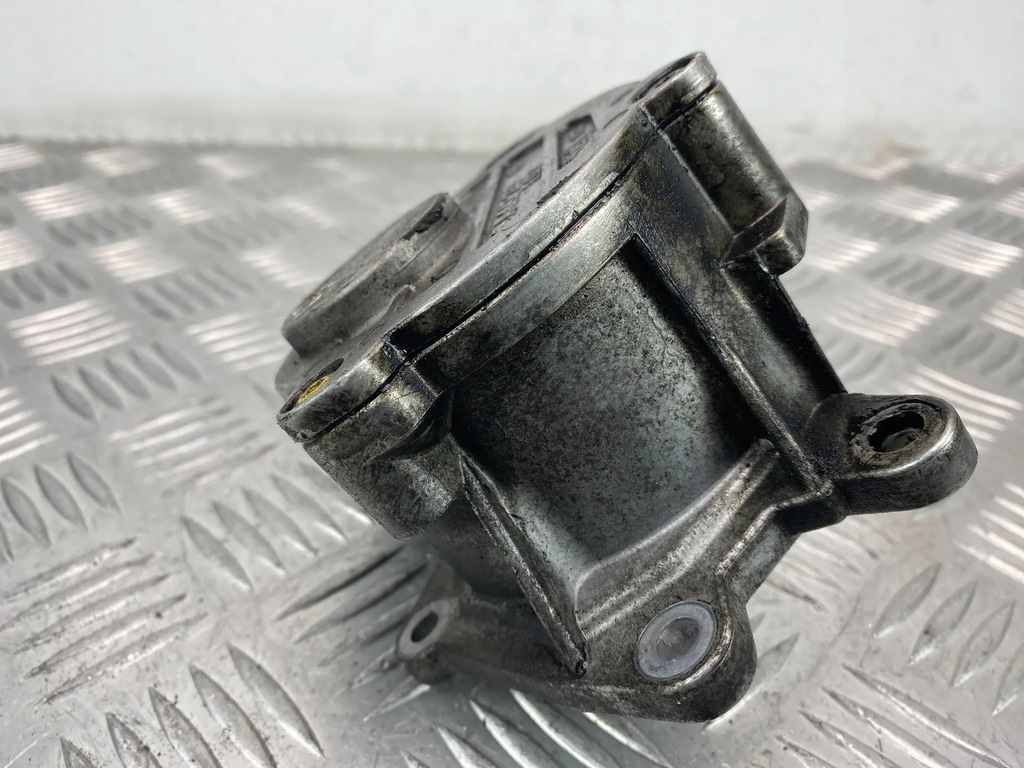 Mercedes-Benz E W211 3.0 Pompa de vid / Vacum A6422300165 Product image