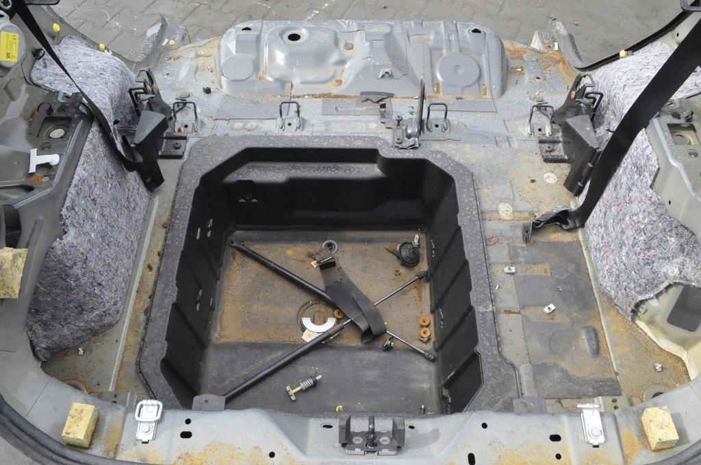 FORD PUMA II MK2 CUREA SPATE ÎNTREGĂ SPATE CU BAIE CUREA STÂNGA DREAPTA Product image