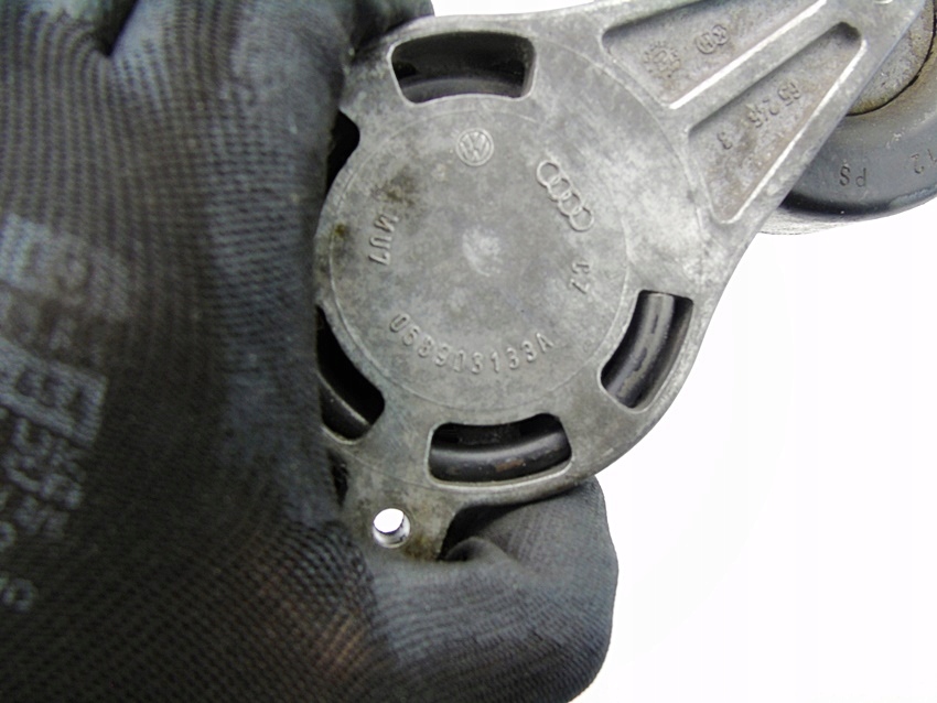 ÎNTINCĂTOR CREAȚĂ 2.0 20V AUDI A4 B6 B7 A6 C5 PASSAT B5 06B903133A Product image