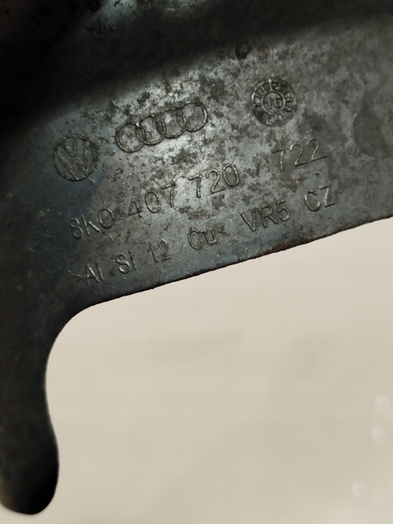 Jumătate de copertă Audi A4 B9 8K0407720 Product image