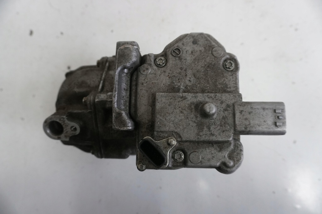 TOYOTA AURIS 2 II 1.8 HYBRID LEXUS CT200 COMPRESOR AER CONDITIONAT 042200-0420 Product image