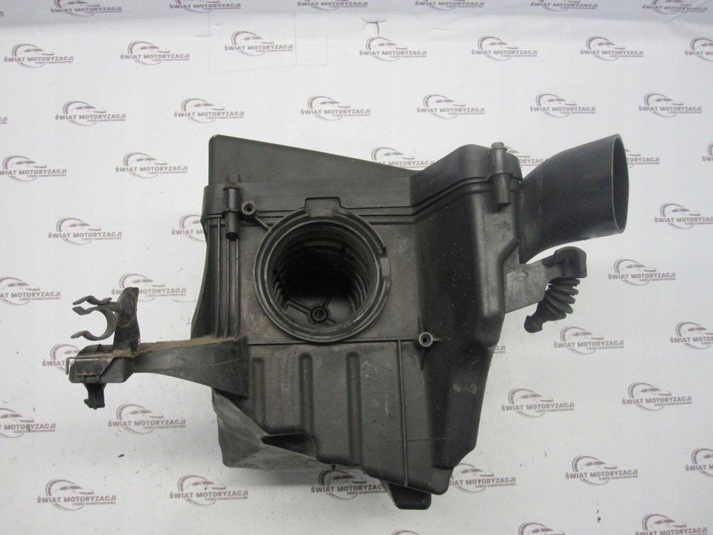 Ford Focus MK3 III 12R Carcasă cu filtru de aer AV61-9600-BF Product image