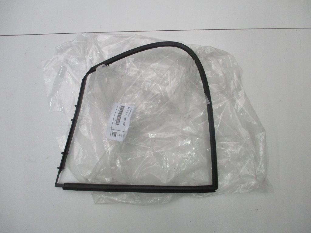 GARNITURA PENTRU LUNETA BMW E87 chiar 7119456 Product image