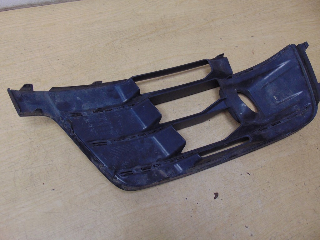 GRILĂ ÎN BARĂ ȘTANGA AUDI Q7 4M S-LINE LIFT 4M0807681E Product image