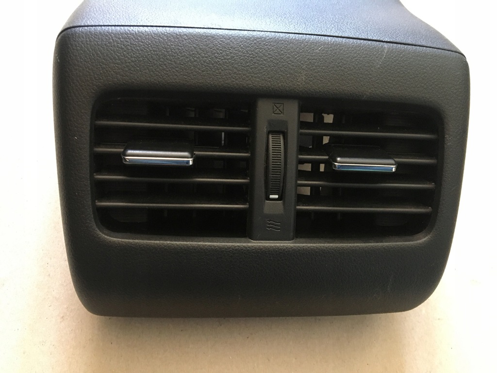 HONDA CR-V IV 12- GREȚII DE AER SPATE A PANOULUI GRĂTAR TUNELULUI CENTRAL Product image