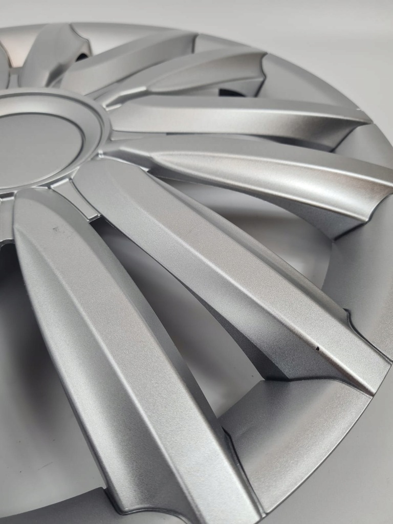 16 -Inch Hub -uri auto în set de 4 piese Product image