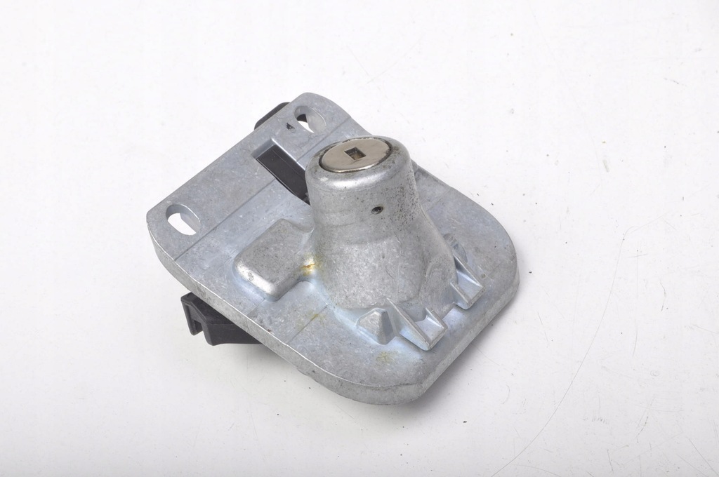 VOLVO S80 II TAP LOCK INSERT 31253043 Product image