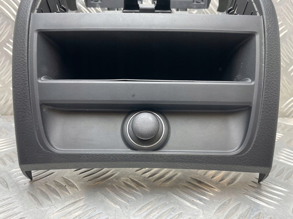 CAPAC BMW F10, PLACA CONSOLĂ TUNEL CENTRAL, LAMPĂ ȚIGĂRI SPATE 9206664 Product image
