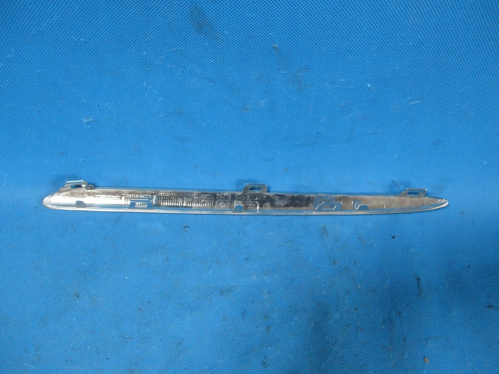 BANDA GRIL CROMATA MERCEDES W177 A1778881400 Product image