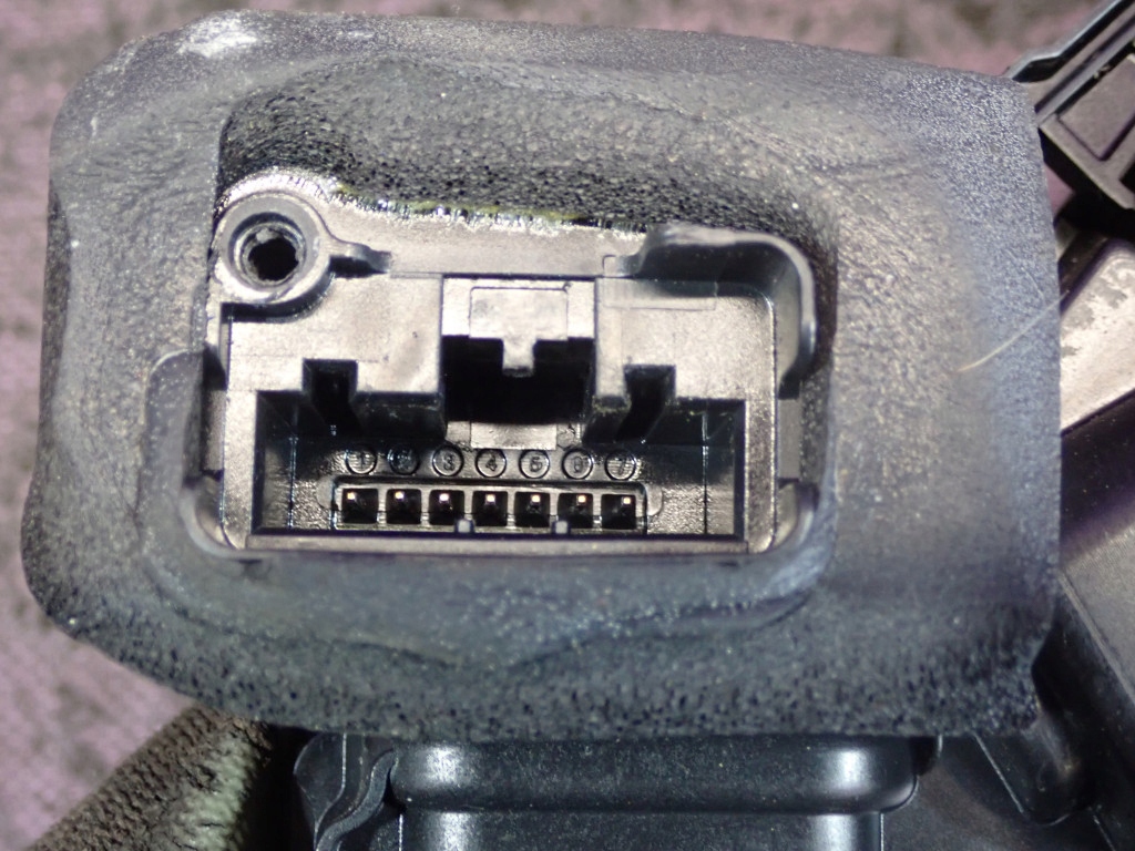 SKODA OCTAVIA III 3 13- HB LOCK SPATE STÂNGA SPATE 7 PIN 5E0839015 Product image