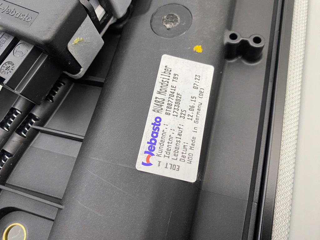 AUDI A5 8T MOTOR ROLABIL TRAPA 8T8877041E Product image