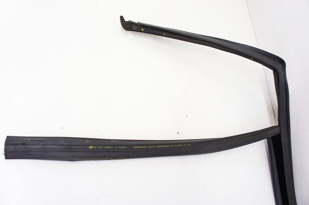 NR156 Skoda Fabia IV 21- Garnitura luneta dreapta spate Product image