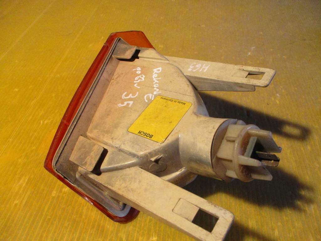 4393/9 LAMPĂ DE SEMNALIZARE LĂ FAŢĂ OPEL RECORD E 77-86 42663R6 Product image