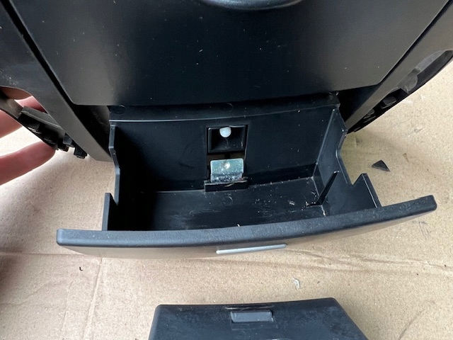 scrumieră Kia OE 84707-1H050EQ Product image