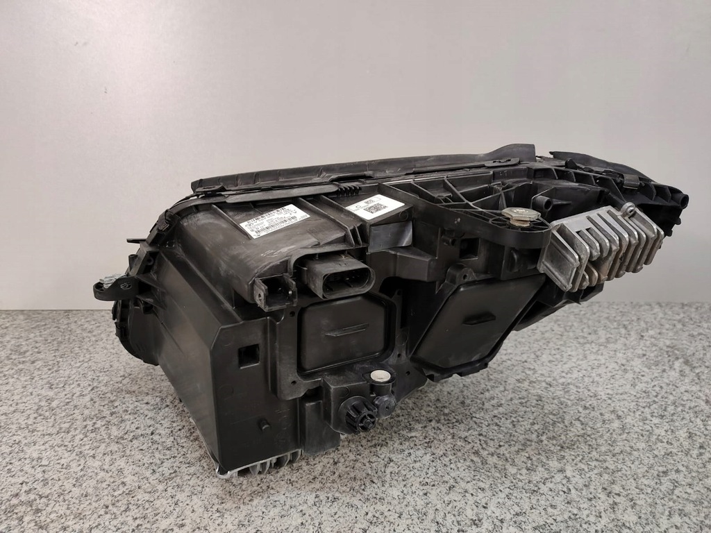 MERCEDES CLASA C W205 LAMPA FATA LED PERFORMANTA DREAPTA FV Product image