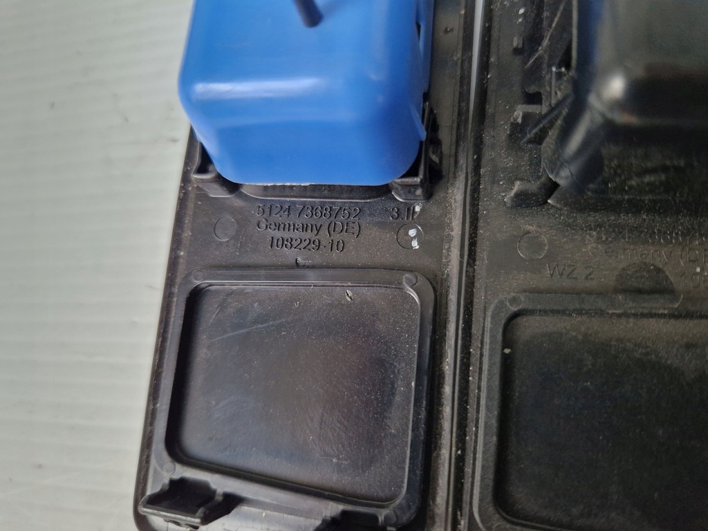 BMW F10 F22 F30 F32 F34 F36 - Buton pentru hayon spate Product image