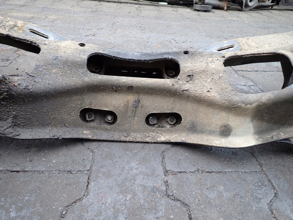 Carucior cu sania transversala SUBARU IMPREZA III 1.5 B 09 Product image