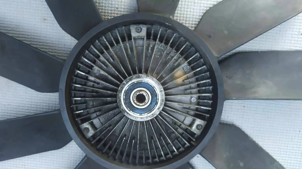 Mercedes-Benz E W124 1988 moara de vant din vascoza Behr Hella Product image