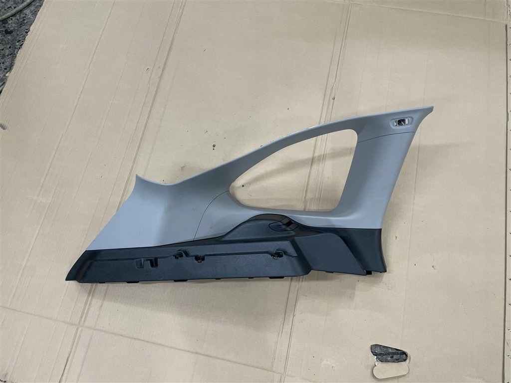 Pilon de plastic Capac portbagaj slănină stângă BMW F48 X1 Li Ridicați Product image
