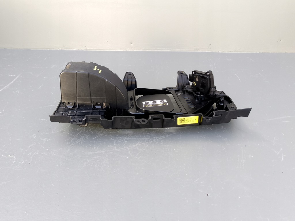 Hyundai Kona II EV 2022- Prize de încărcare a clapetei 863CCHF100 Product image