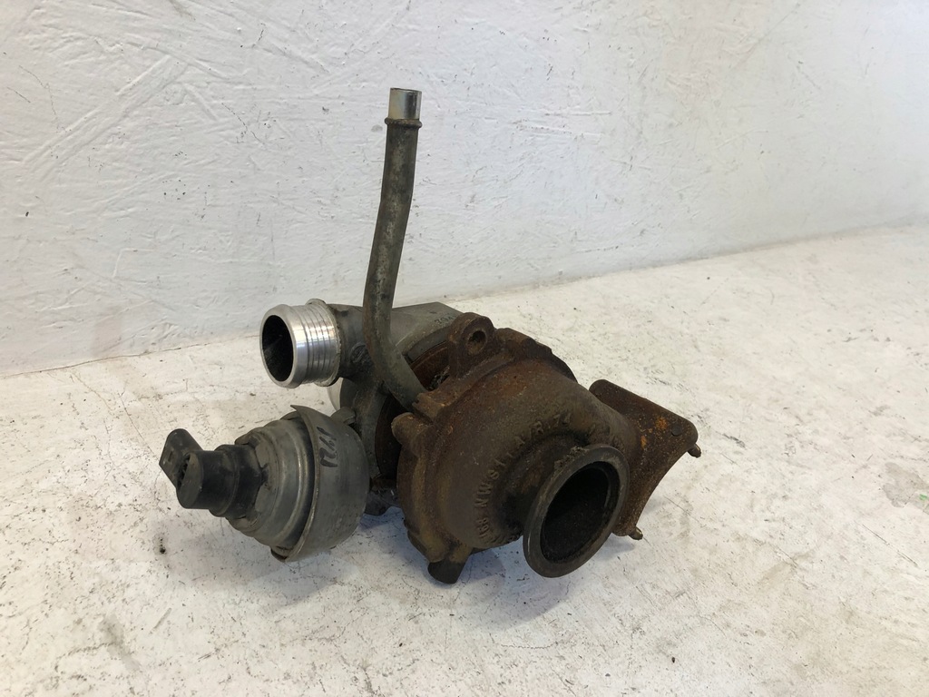 Turbocompresor turbină VOLVO v40 v60 v70 S40 V50 C70 S60 2.0 D D3 12- Product image