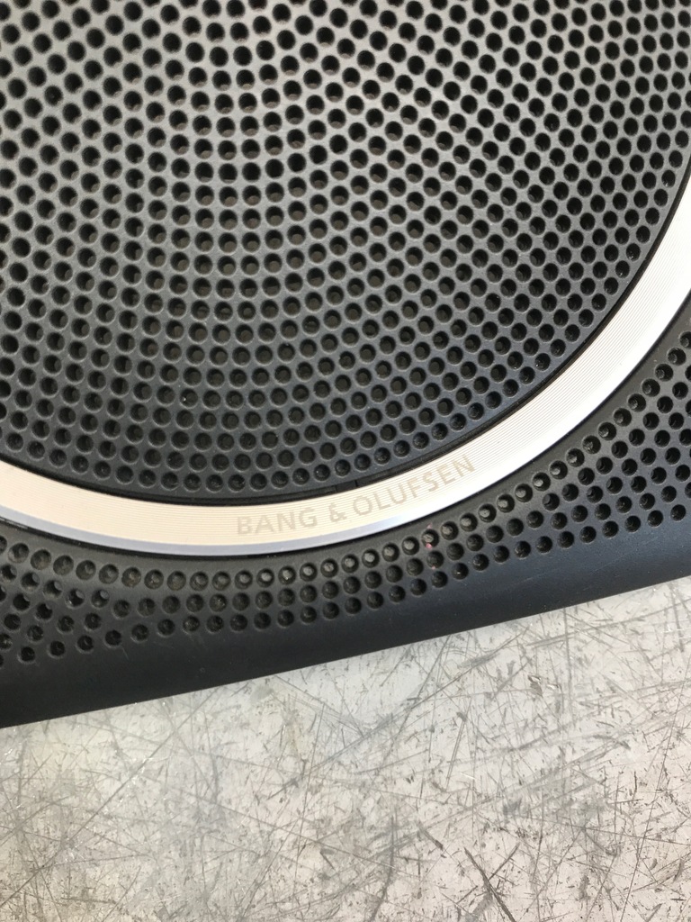 GRILĂ BOC BANG OLUFSEN AUDI A4 B8 Product image