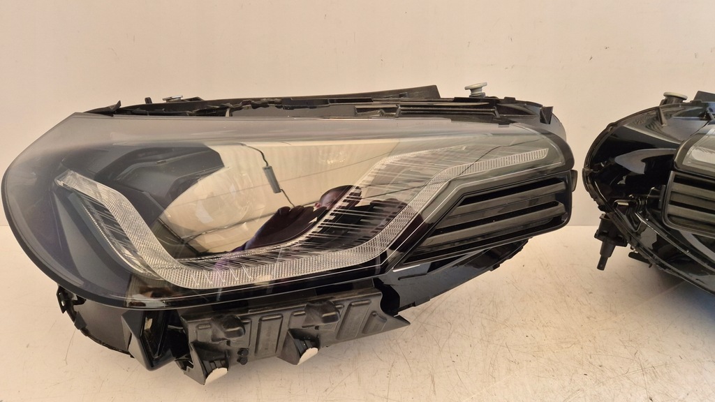 LAMPĂ FAŢĂ STÂNGA DREAPTA BMW M2 G87 NEGRU COMPLET 9503470 9503469 Product image
