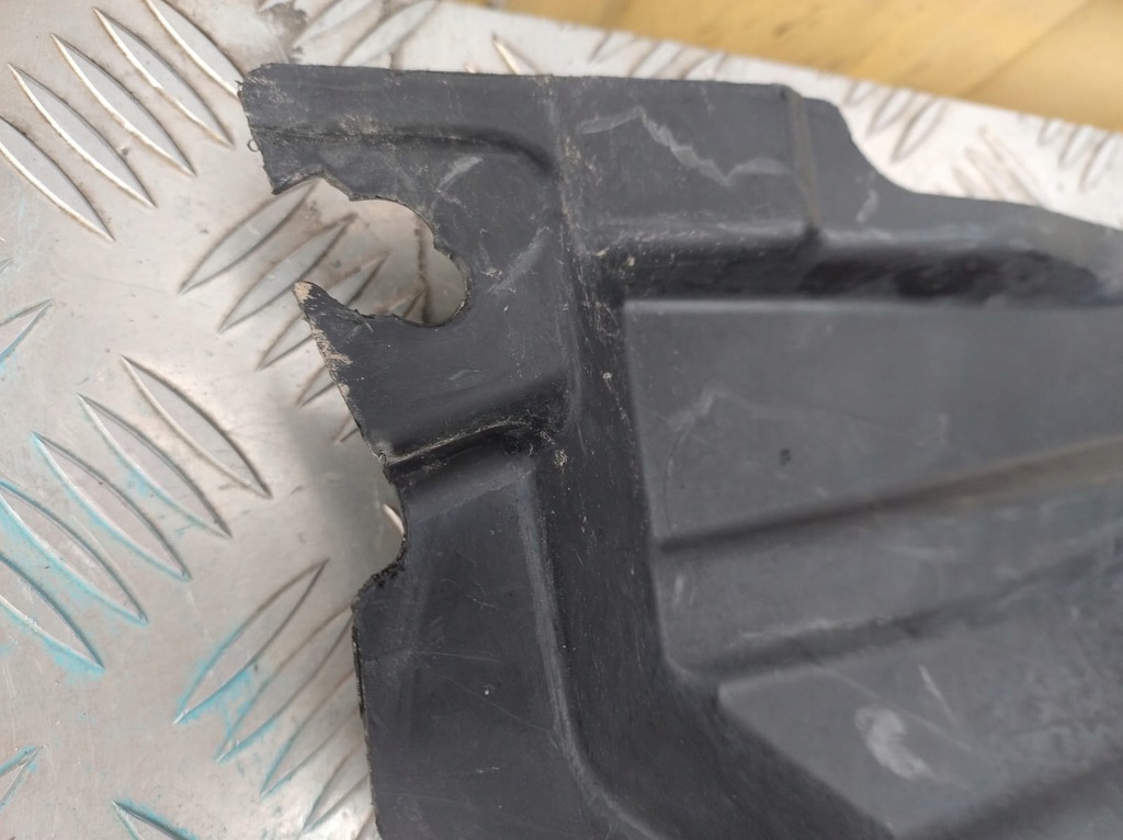 TOYOTA COROLLA E27 PASAJ ROȚI FAȚĂ STÂNGA SEDAN 53876-02710 Product image