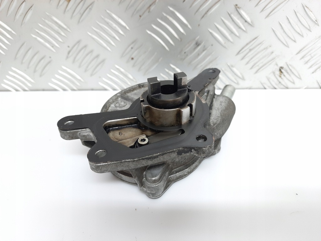 MERCEDES E W212 W207 POMPA VACUUM 3.0 CDI A6422300065 Product image