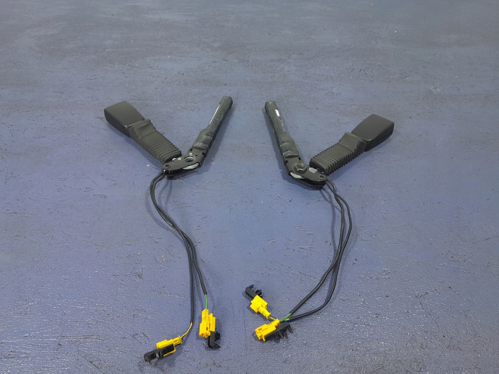 MERCEDES R W251 PLANCĂ, PERNE, PRETENSIONARE Product image