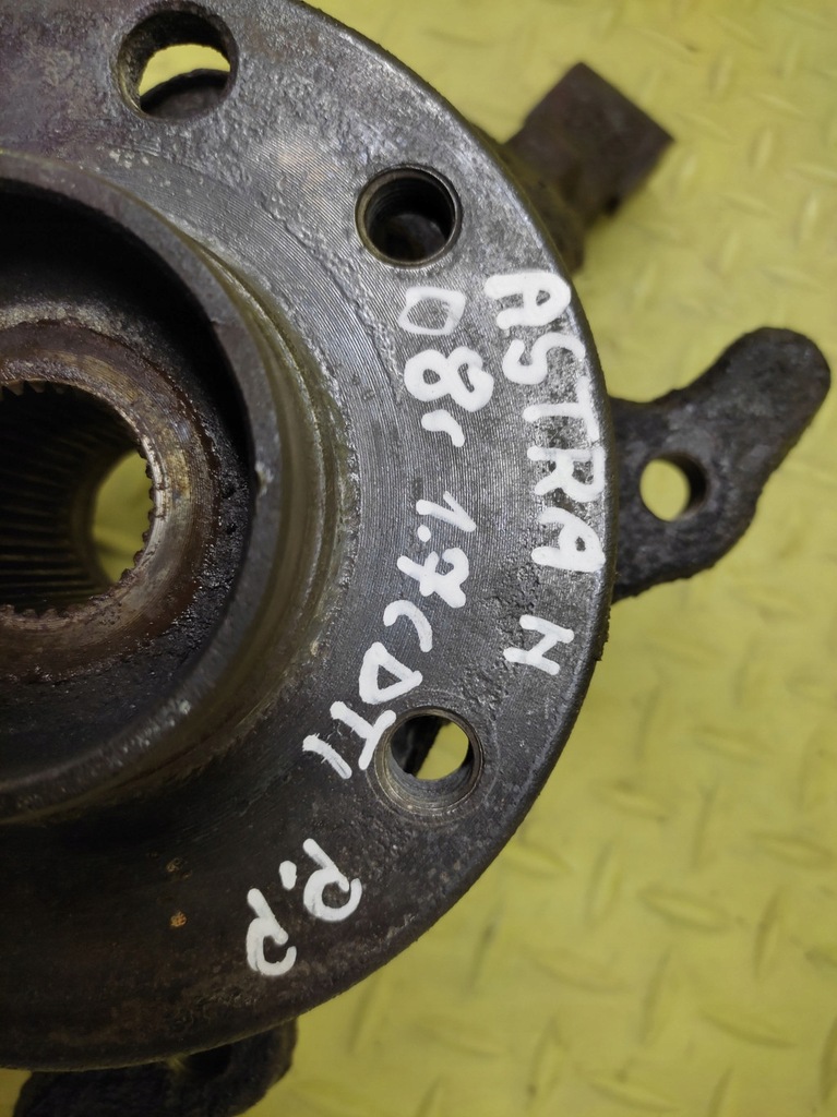 OPEL ASTRA H 1.7 CDTI HUB STUFF, DREAPTA FATA 1617430 Product image