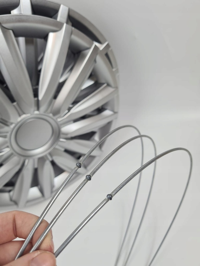 16 -Inch Hub -uri auto în set de 4 piese Product image