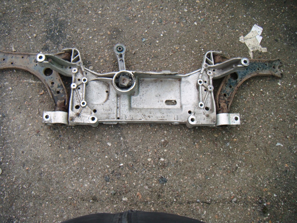VW GOLF V 5 1.6 FSI 03-09 SUPPORT MOTOR SANIA CARRUIOR 1K0199369F Product image