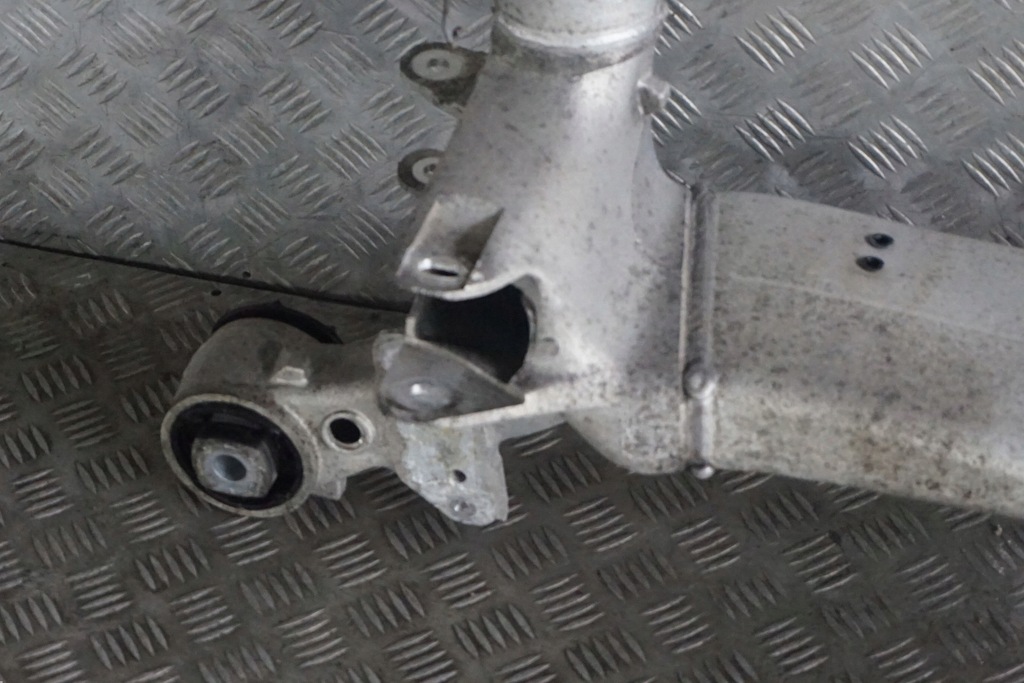 BMW E60 Carucior Sled Beam Cradle Spate Product image