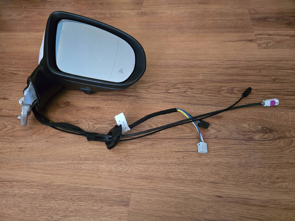 W205 Coupe Camera Assistant 8+8 Product image