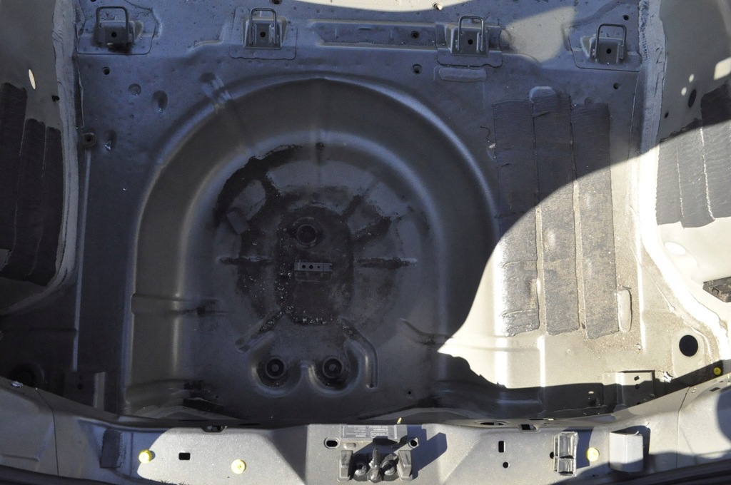 FORD FIESTA MK8 INTREGUL SPATE APARĂ CUREA SPATE STÂNGA DREAPTA Product image