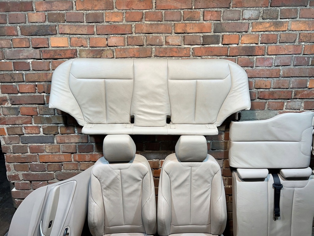 SCAUNE BMW 1 F20 UK, SET PIELE NEINCALZITĂ OYSTER, VERSIUNEA ENGLISH Product image