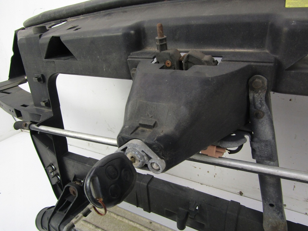 Ford Mondeo MK3 Cert din față Armare față 00-03 5D 2.0TDCI Product image