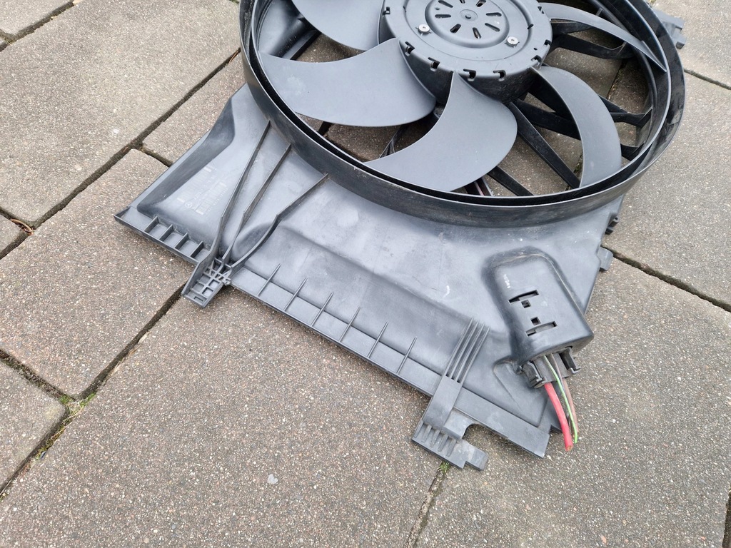 Clasa C W203 Alte locuințe cu fan 400W A2035001593 A2035400688 2006 Product image