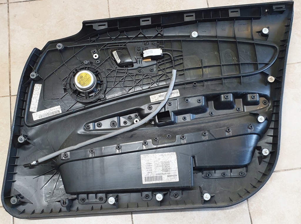 TAPIERIU USI LATERAL STANGA FATA BMW 1 E87 OE EU Product image