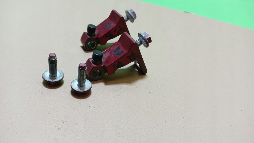AUDI A4 B8 BALAMALE UȘI FATA DREAPTA CULOARE LY3M SET 13R Product image