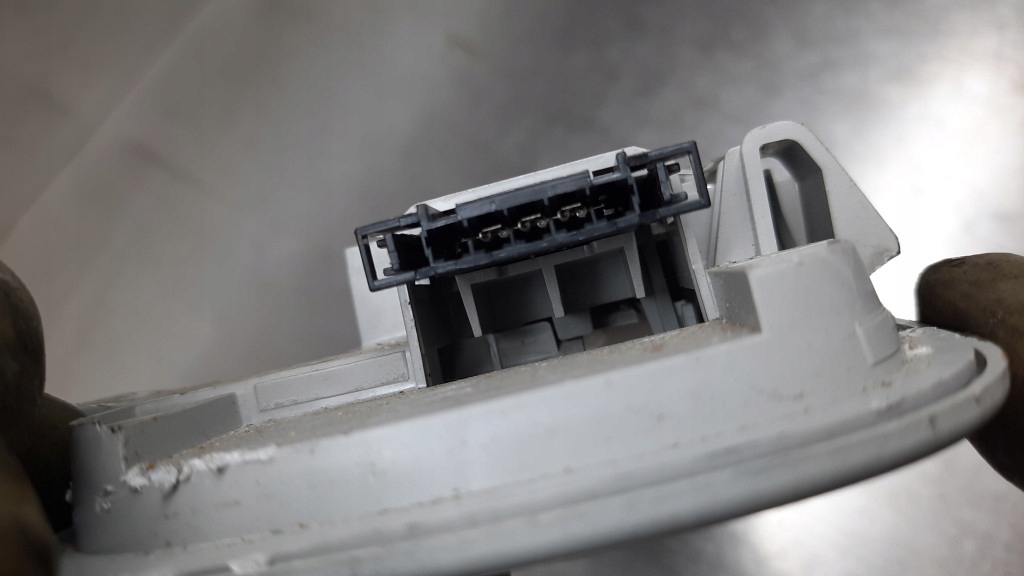 FABRICA CABINA VW GOLF V 1.6B 07R 1K0947291 Product image