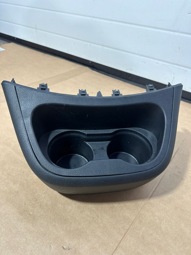 Cuptor, tunel mediu, capac al tunelului, Mercedes W447 Cztum Suportul Product image