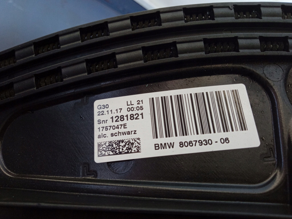 BMW G30 5 TRAPOZ 8067930 Product image