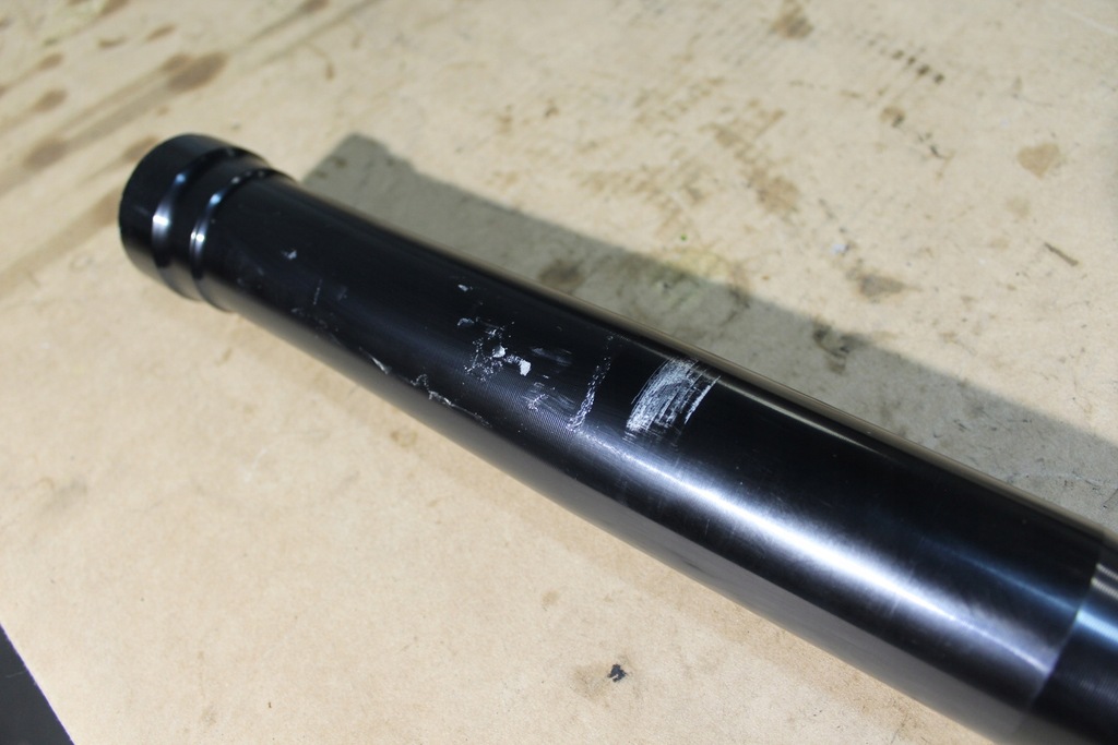 TRIUMPH 05-11 SPEED TRIPLE 1050 LAGA LAGI SUSPENSION SKIN + PRISON Product image