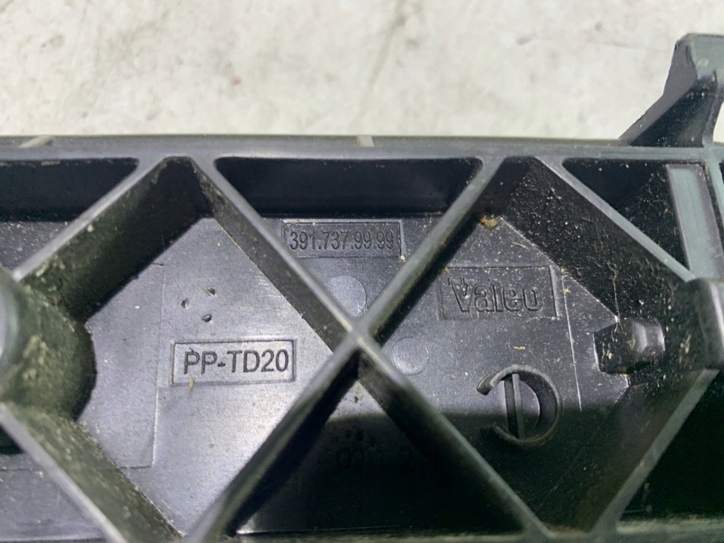 INSERȚIE LAMPĂ SPATE SPRINTER 906 391.737.99.99 Product image