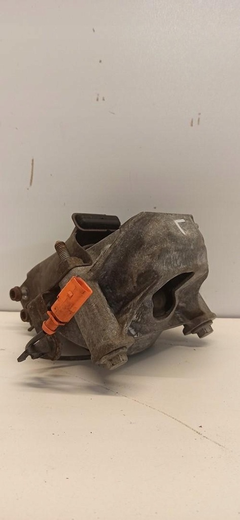 Audi Q5 Motor Pad a rămas 8R0199381B Product image