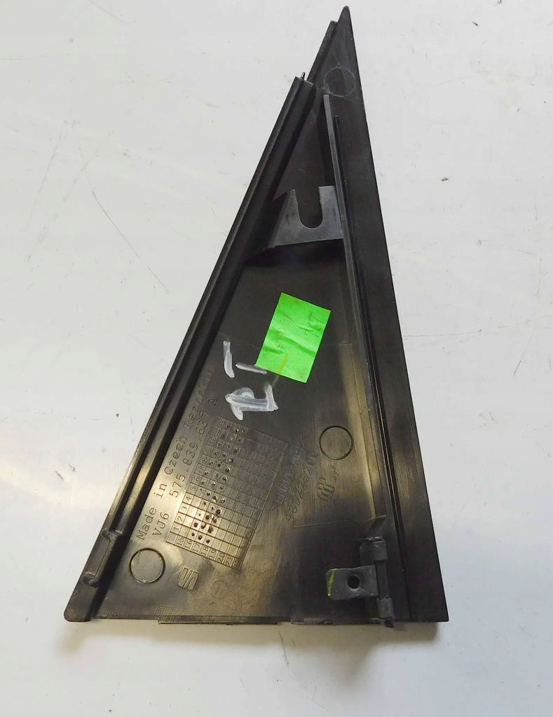 SKODA KAROQ ALTECA CAPAC BANDA UȘĂ TRIANGUL STÂNGA SPATE 575839637A Product image