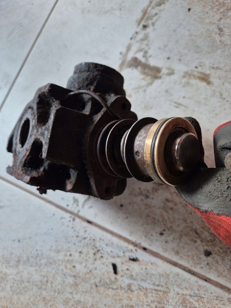 DISTRIBUITOR HIDRAULIC DE BASCULARE KIPRA INCOMPLET Product image