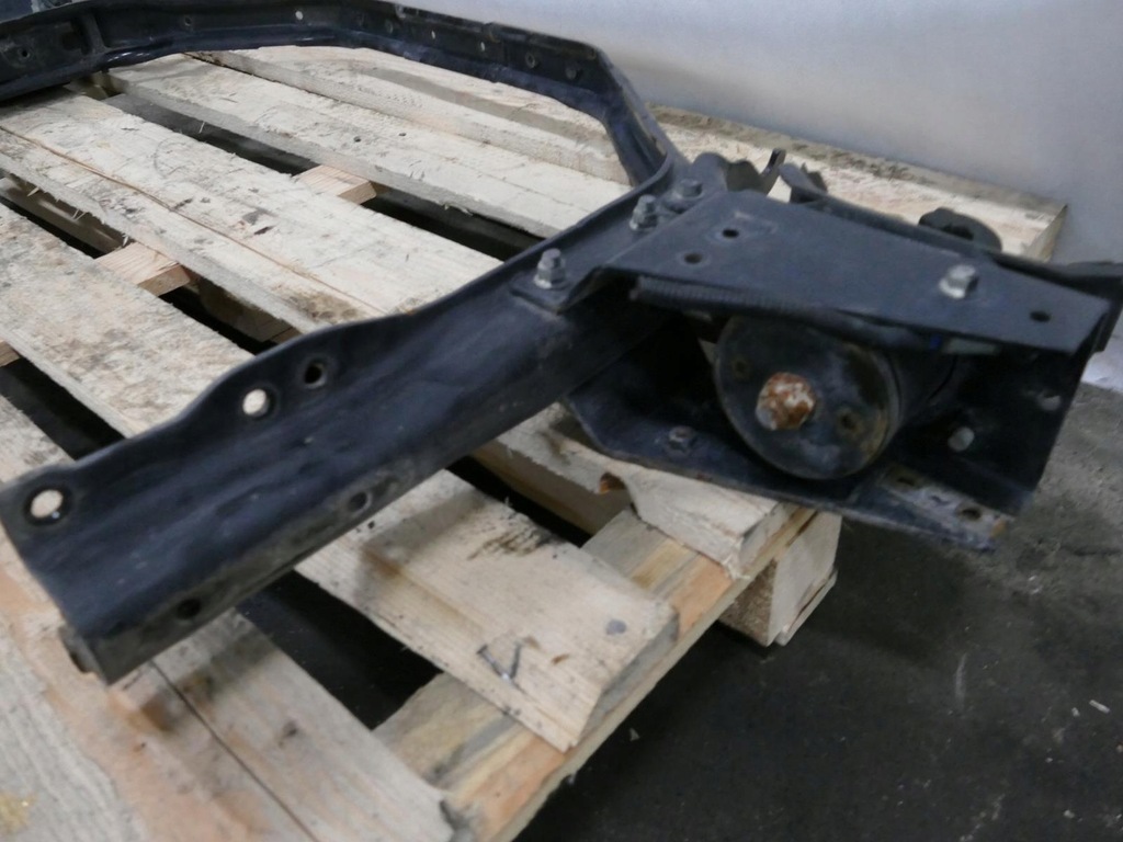 MITSUBISHI CANTER FUSO CUREA FIXARE CABĂ Product image